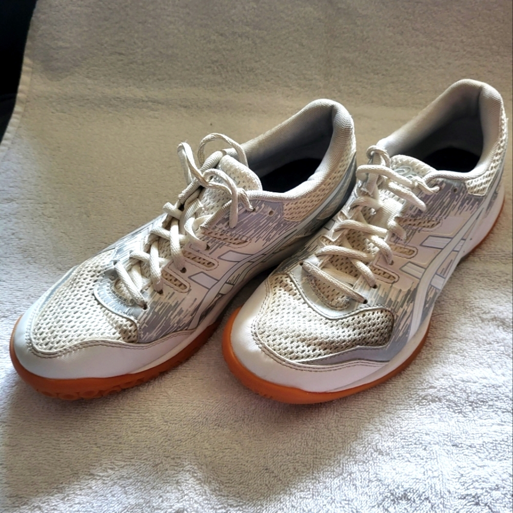 Asics volleyball sneakers size 8.5